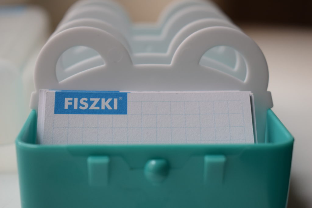 metoda nauki języka z pudełkiem do nauki